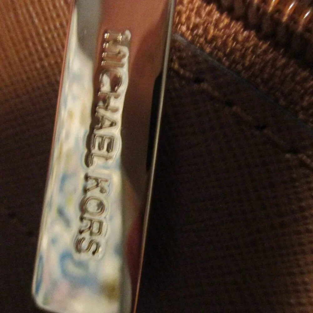 Like New Michael kors large shoulder purse jet set - Picture 14 of 14